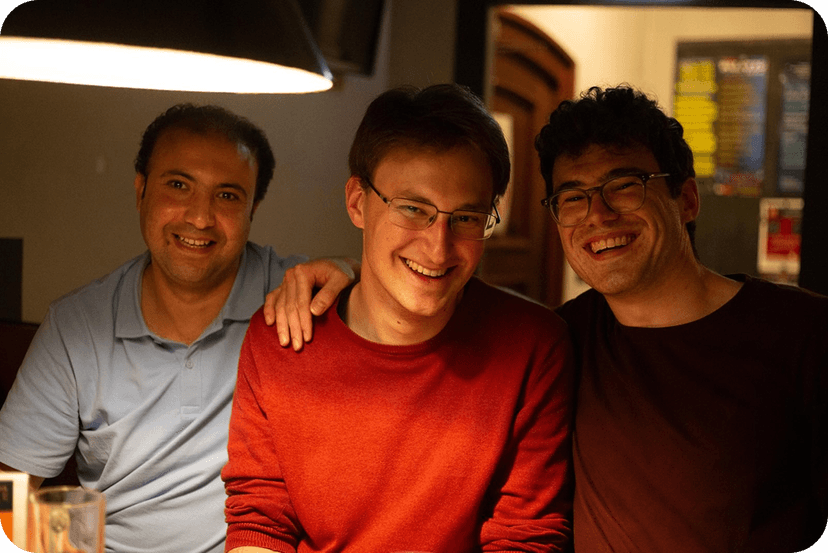 Technischer Support Danylo Tkach, Bürohund „Lou“ und Gründer Fabian Kreipl